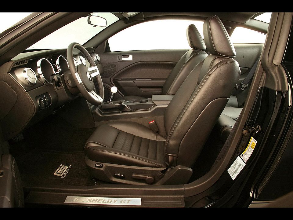 2007-Ford-Shelby-GT-Interior-1280x960.jpg