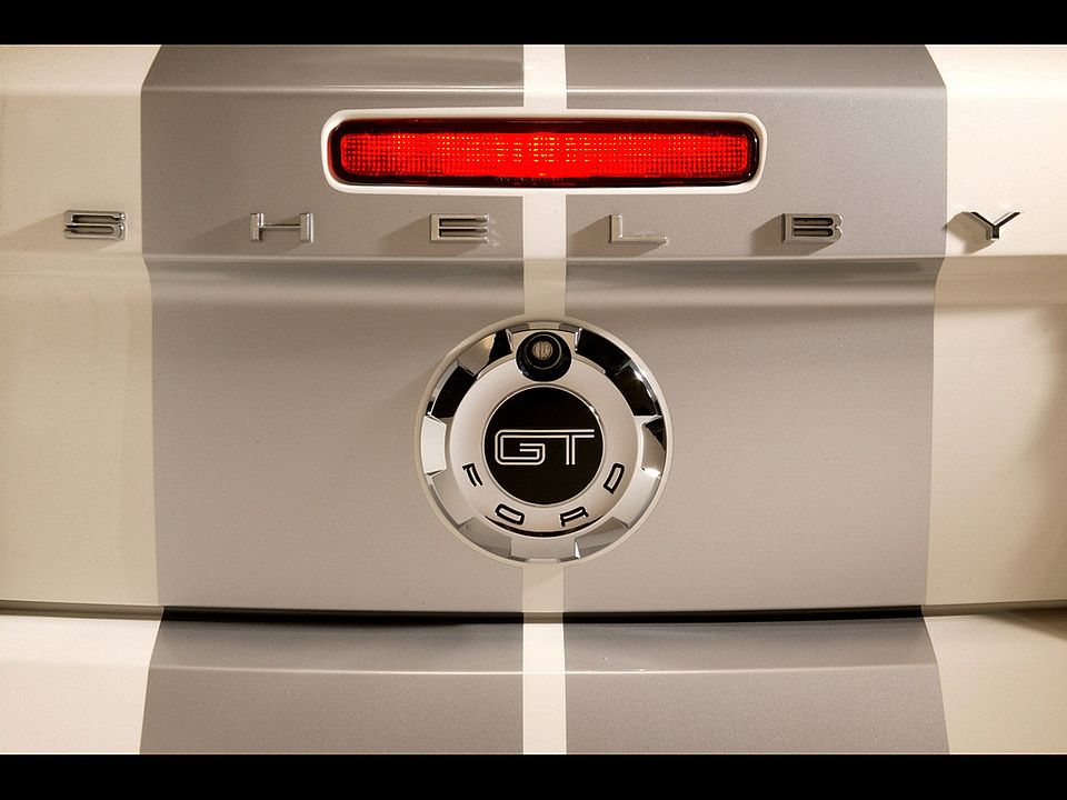 2007-Ford-Shelby-GT-Trunk-Emblem-1024x768.jpg