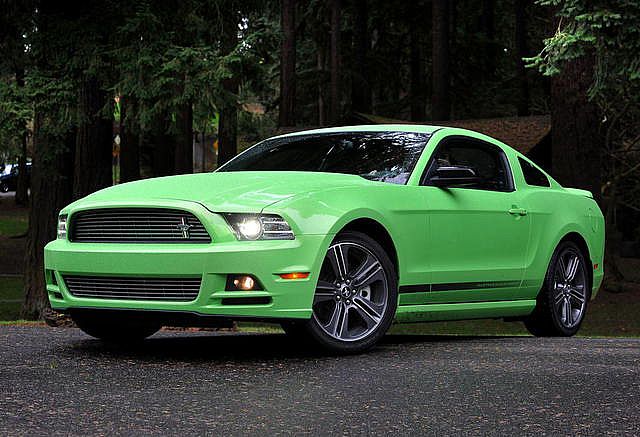 2013-Ford-Mustang-GT-gotta-have-it-green-front.jpg