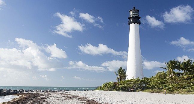 lighthouse-bill-baggs-cape-florida-state-park-the-florida-keys-florida-usa_main.jpg