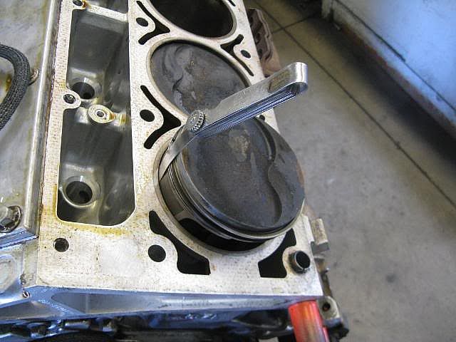 piston to bore clearance.jpg
