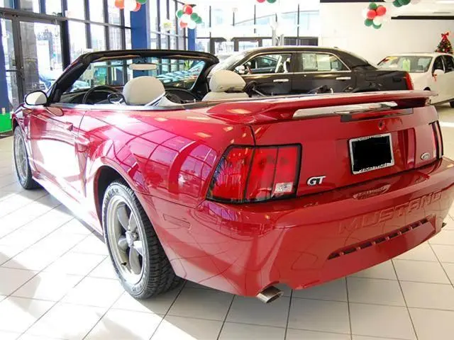 04 Mustang.webp