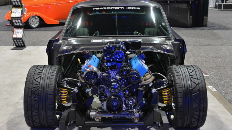 06-ring-brothers-carbon-fiber-mustang-sema-1.webp