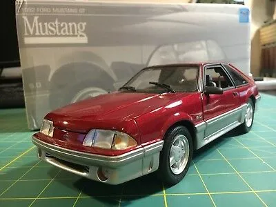1-18-GMP-1992-Ford-Mustang-GT-50.webp