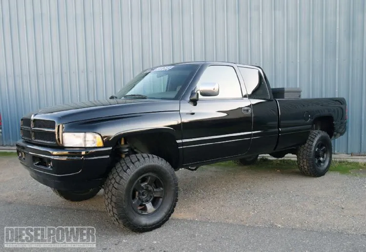 1003dp_01+1995_dodge_ram_2500+left_side_angle.webp