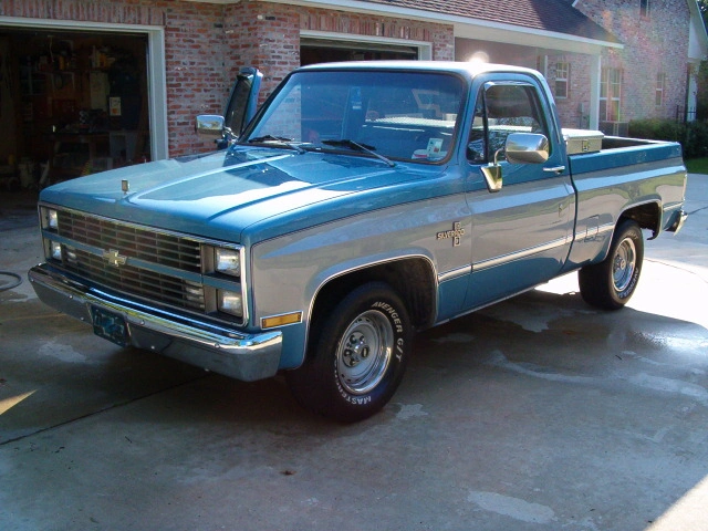 1083870770truck3.webp