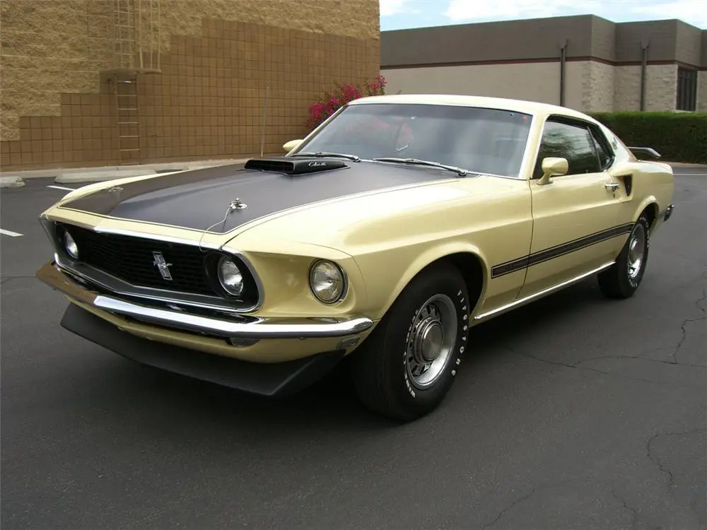 115999_Front_3-4_Web.webp