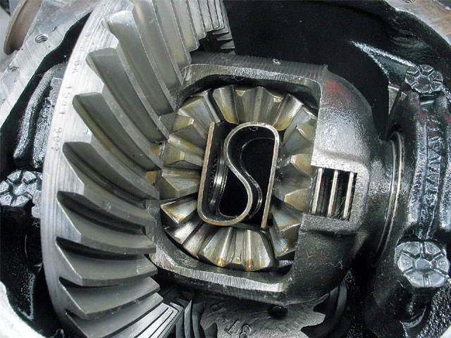 116_0705_04_z+ford_8.8_rear_end+traction_lok_limited_slip.webp
