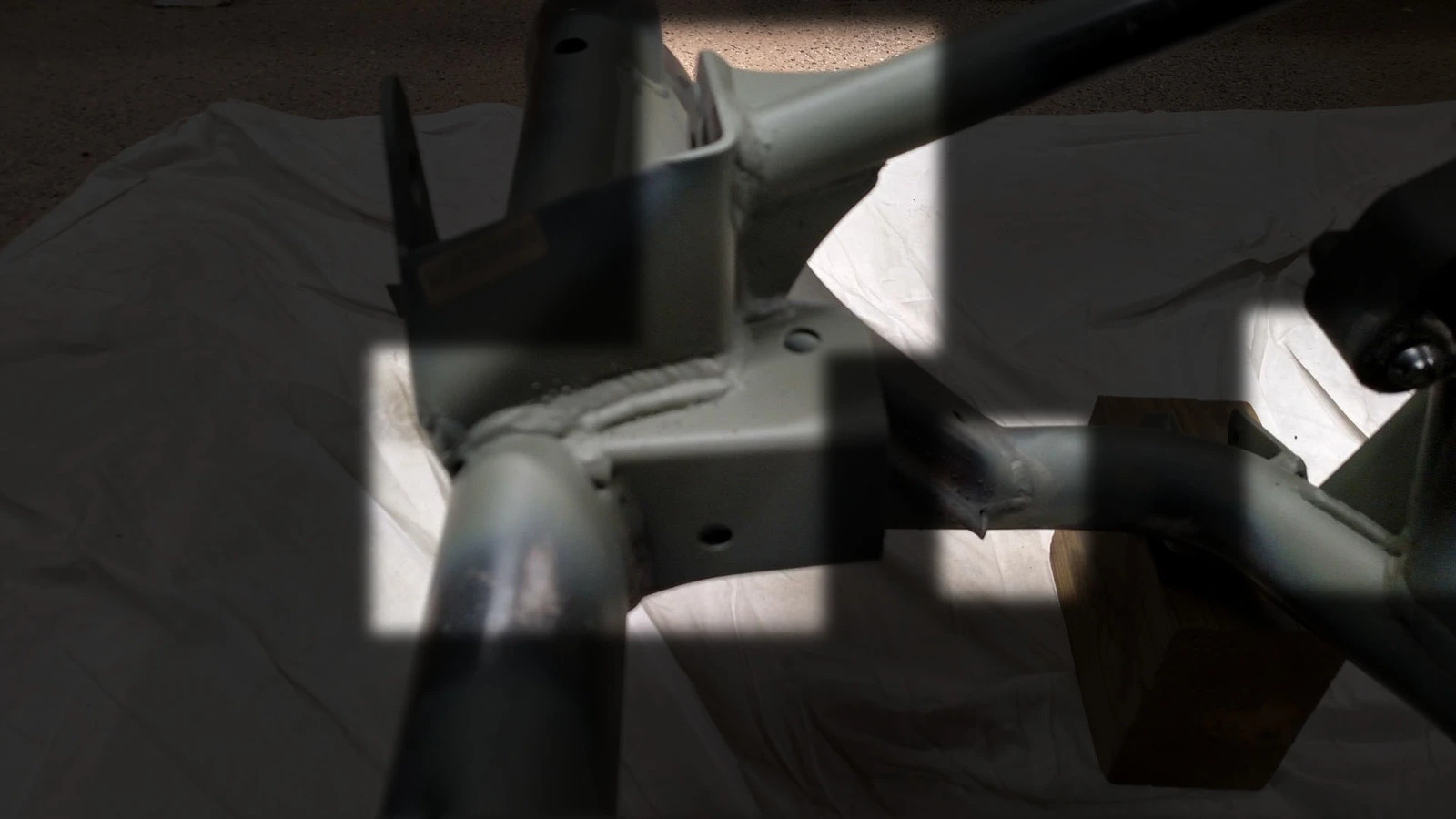 1947658H.webp