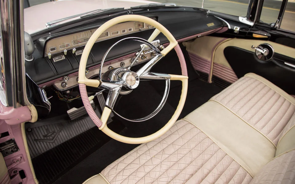 1956-lincoln-premiere-dash.webp