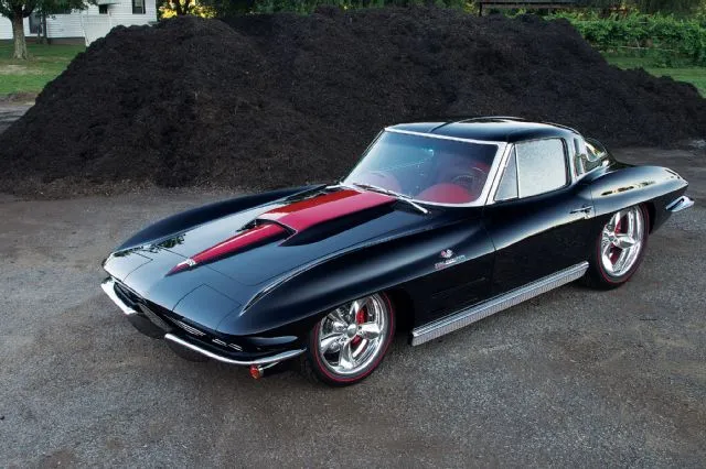 1963-chevrolet-corvette-sting-ray-front-side-view.webp