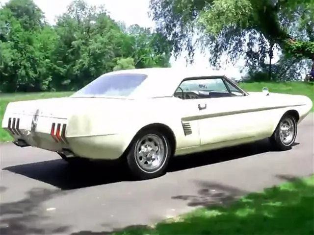 1964%20Mustang%20II%20Concept%20-%2002.webp
