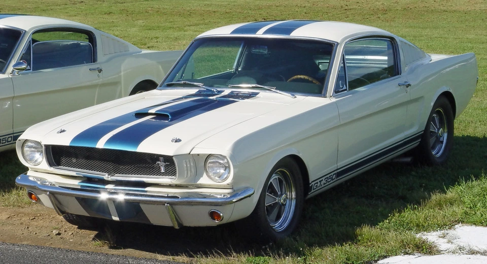 1966-Shelby-Mustang-GT-350-fa-lr.webp