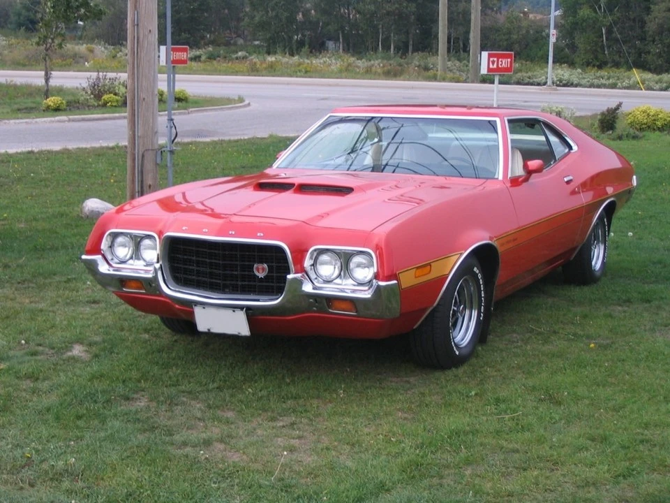 1972_Ford_Gran_Torino_Sport_SportsRoof.webp