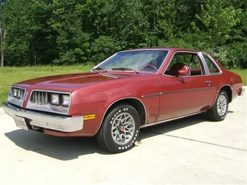 1978_Pontiac_Sunbird_Sport_Coupe.jpg