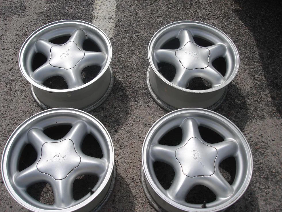 1991-mustang-gt-wheels-94-95-silver-pony-wheels-6-.webp