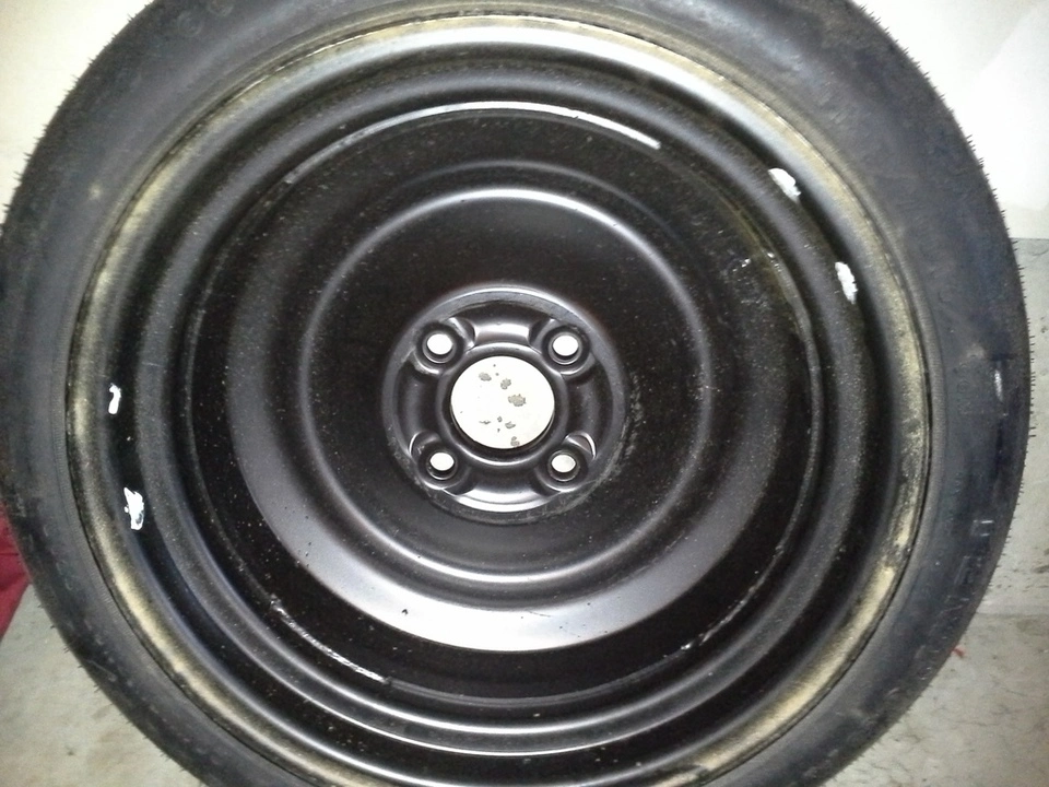 1993%20Mustang%20GT%20spare%20tire%203.webp