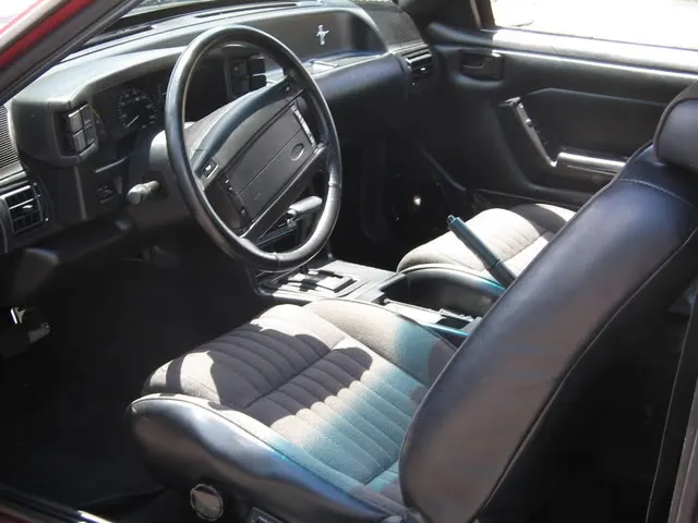 1993LX5.0015.webp