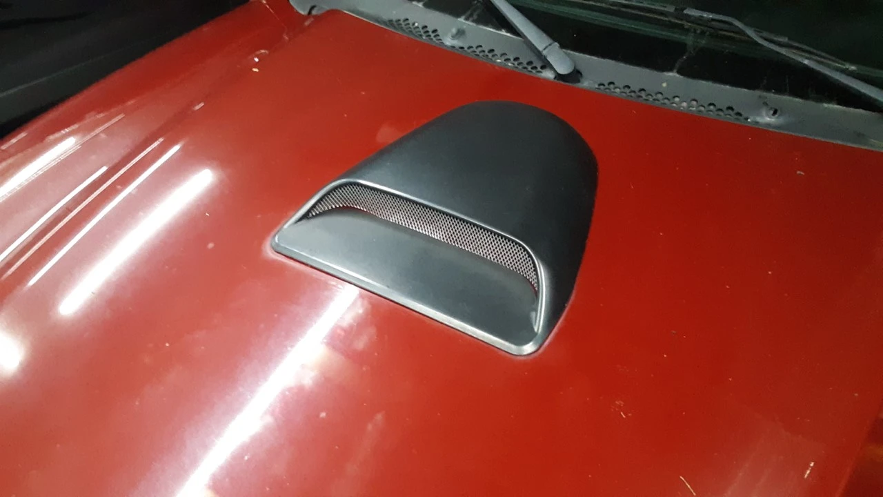 1996 Mustang scoop.webp