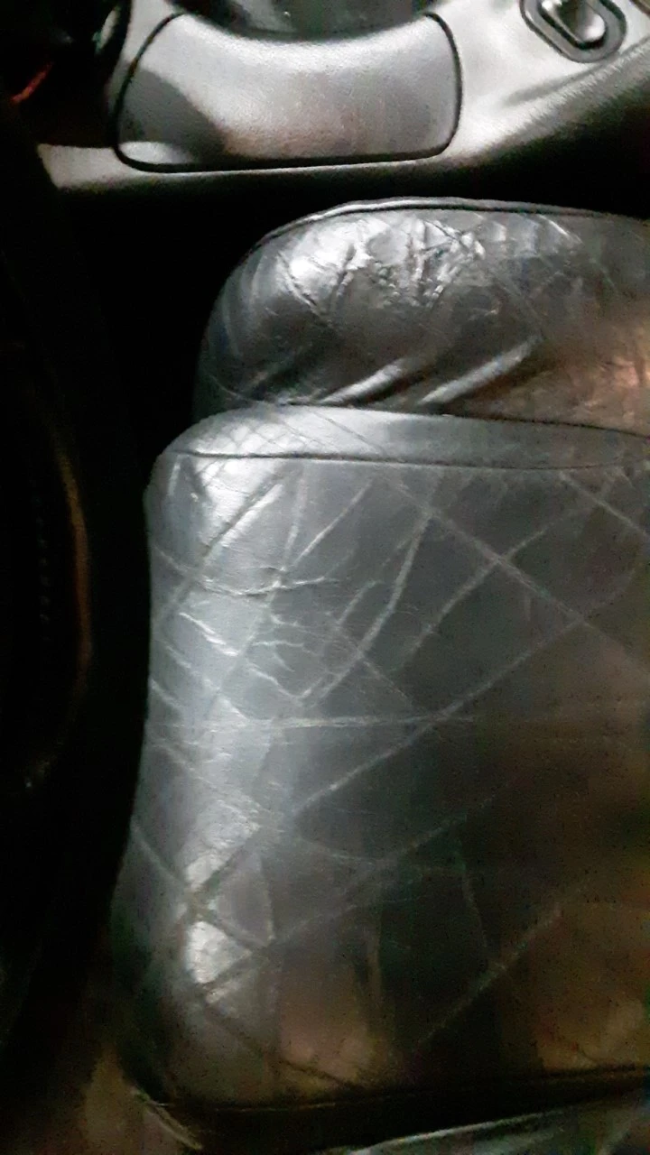 1996 Mustang seat2.webp