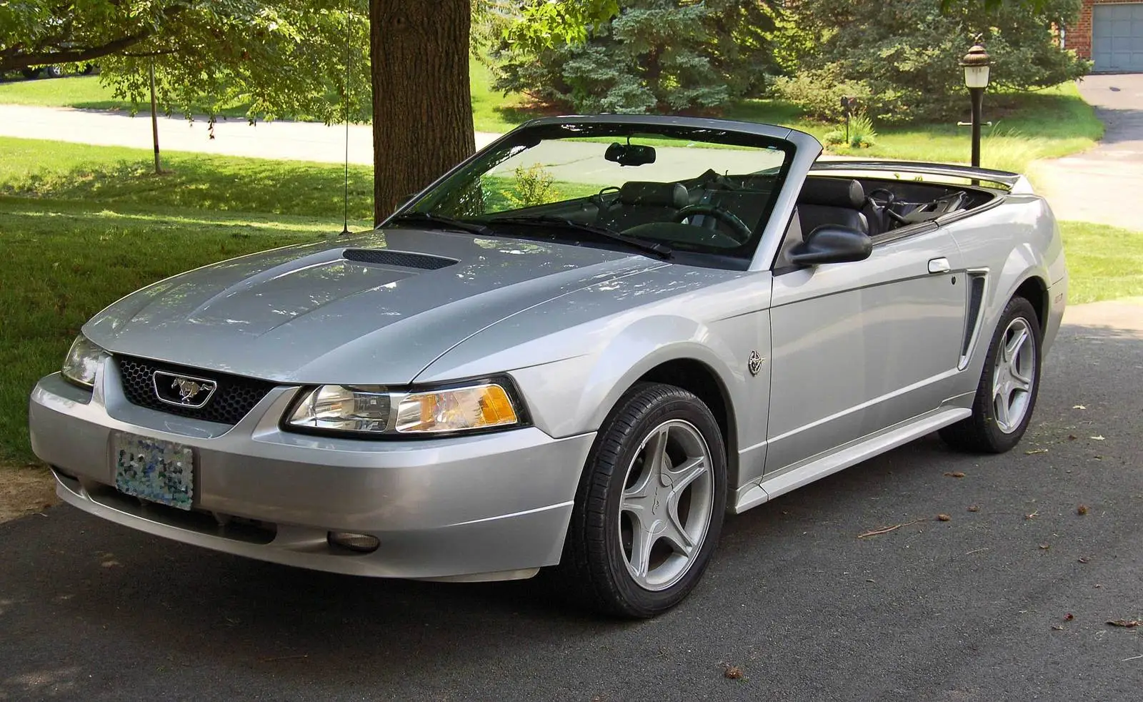 1999-Mustang-1.webp