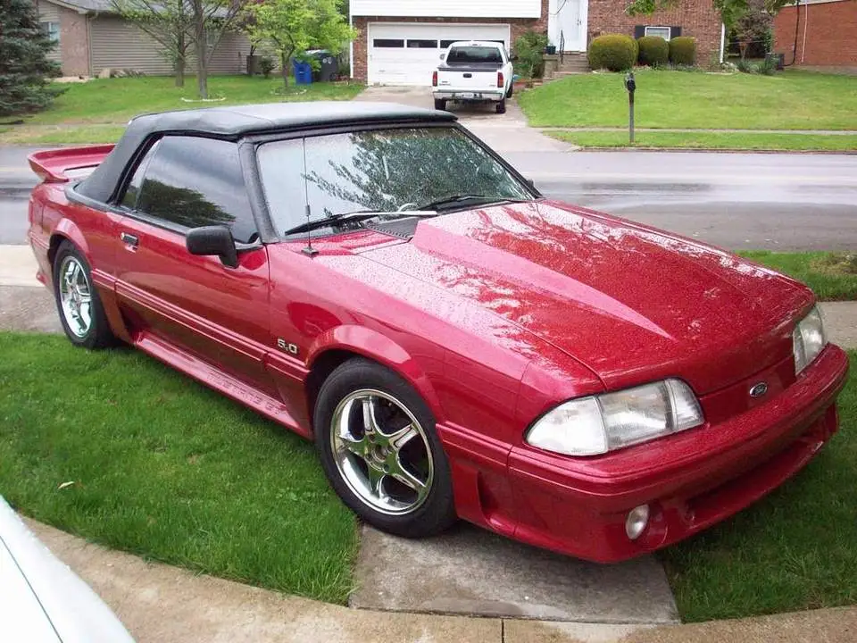2000CrownVic007.webp