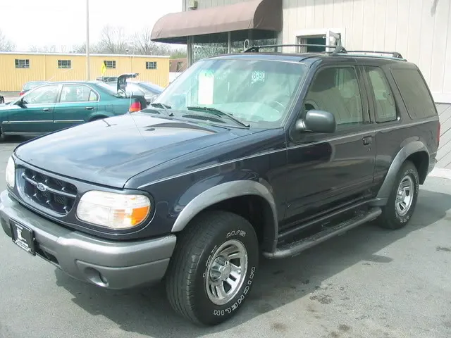 2000FordExplorer003.webp
