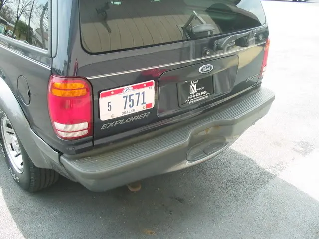 2000FordExplorer005.webp