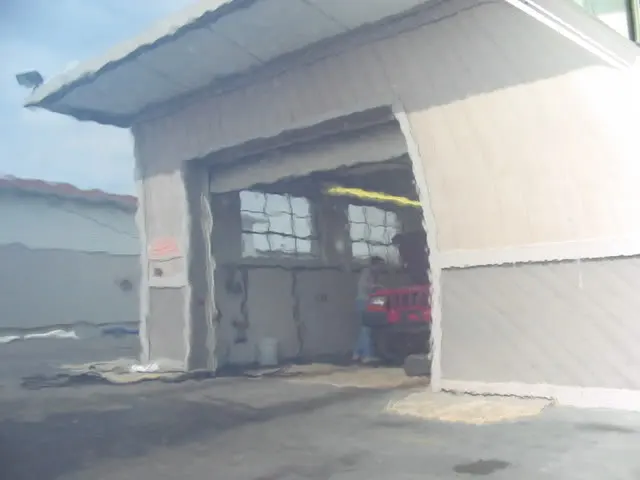 2000FordExplorer012.webp