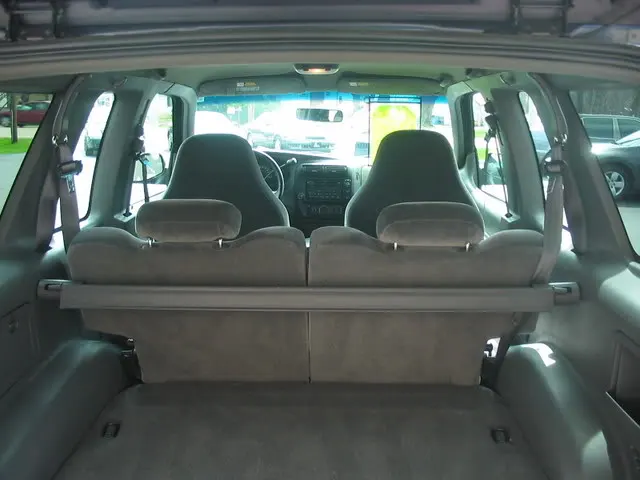 2000FordExplorer015.webp