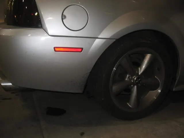 2001fordmustangGT005.webp