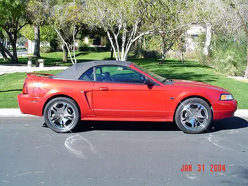 2001Mustang1.webp