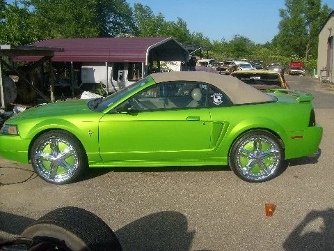 2003%20Ford%20Mustang%20with%2022%20inch%20DUB%20Shaolin%20Spinners.webp