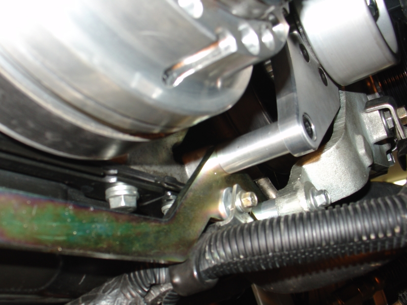 2006-0728-cobra-newlower-bracket13-800.webp