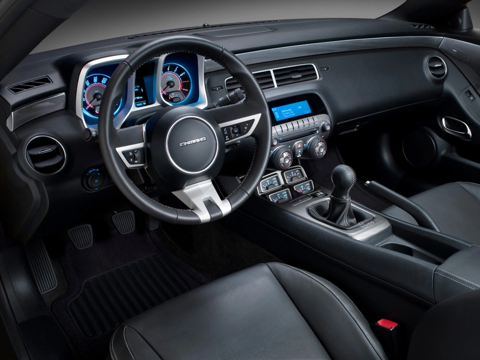 2010-Chevrolet-Camaro-RS-Dashboard-1024x768.webp