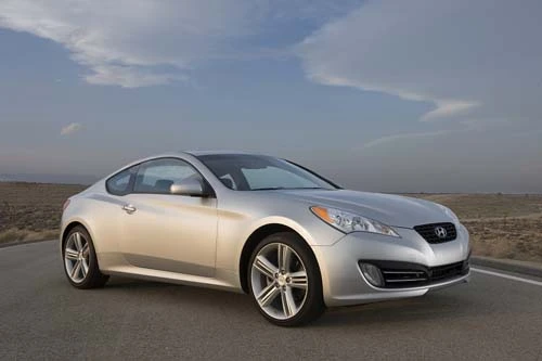 2010-Hyundai-Genesis-Coupe1.webp