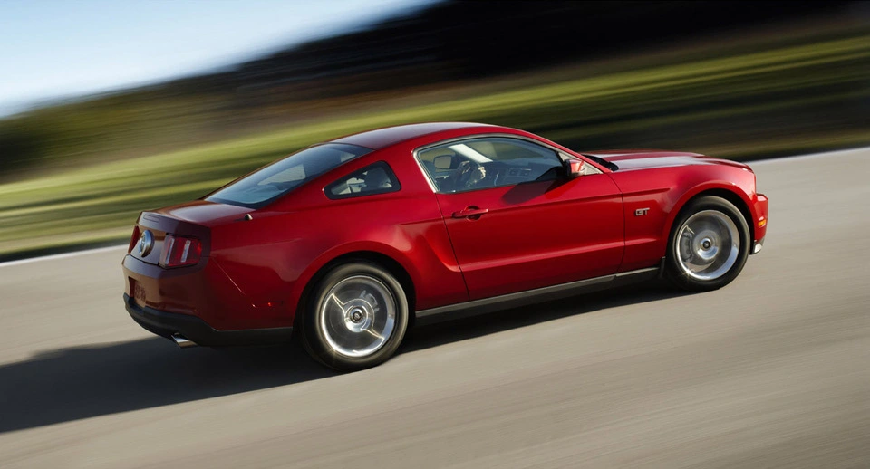 2010_ford_mustang_8.webp