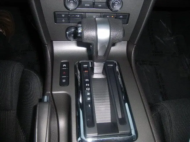 2010Mustangshifter.webp