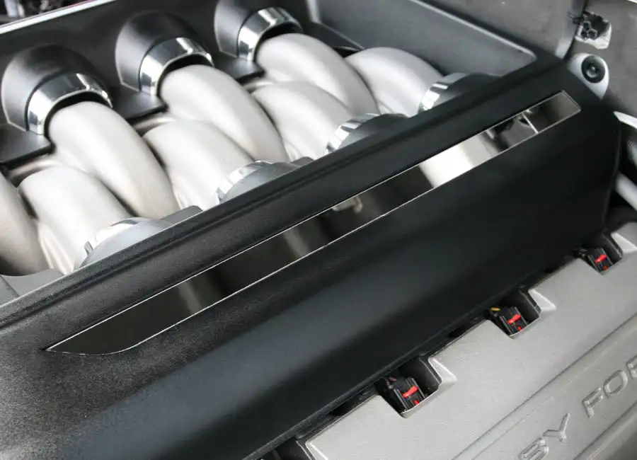 2011-mustang-engine-cover-inse-2.webp