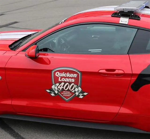 2015%20Ford%20Mustang%20pace%20car%20-%20Official%20-%2005.webp