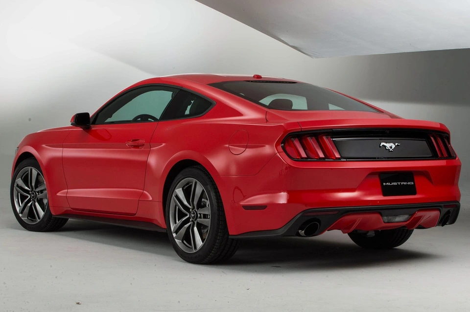 2015-ford-mustang-rear-view.webp
