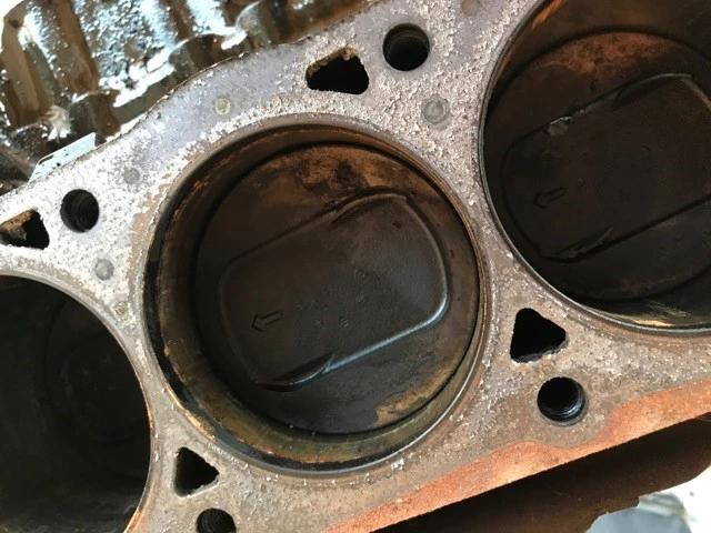351W PISTON.webp