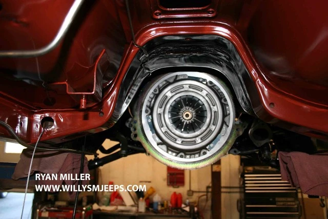 390_Engine_Clutch_install.sized.webp