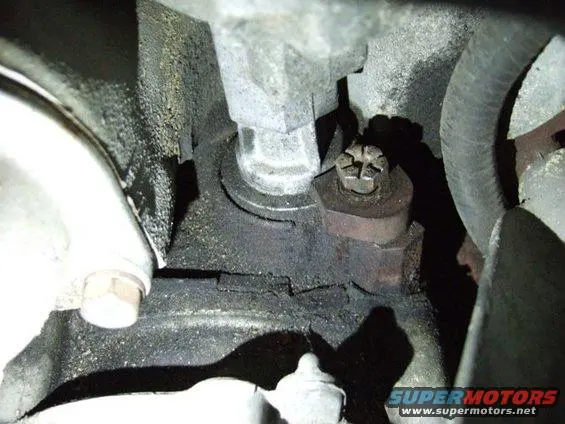4-distributor-hold-down.webp