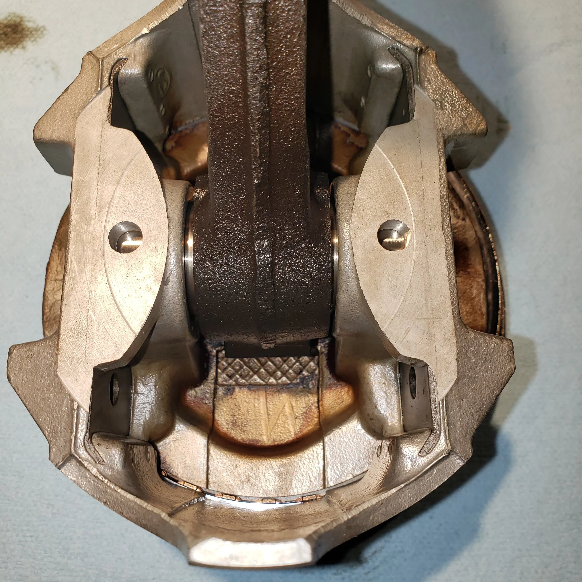427 cast piston.webp
