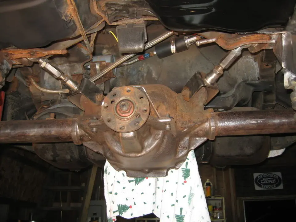 6-10-07CLEANINGTHEUNDERCOATINGOFF00.webp