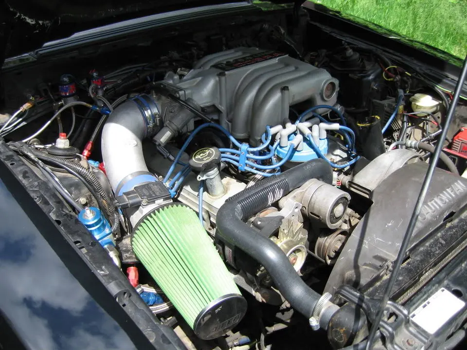 6-6-06mustangENGINE-TRUNKPICS012.webp