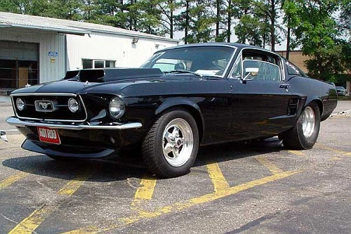 600400_Black67Mustang_001-vi.webp