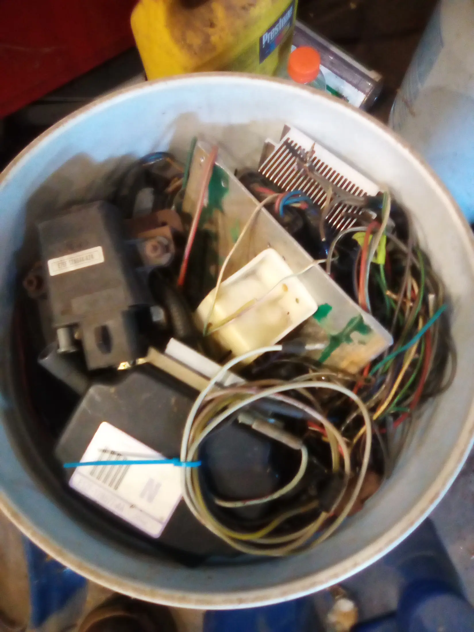 65GOvert wiring in can.webp