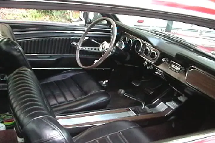 65ponyinterior.webp